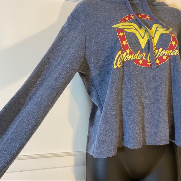 Wonder Woman Super Soft Hoodie Size Small - Picture 3 of 9